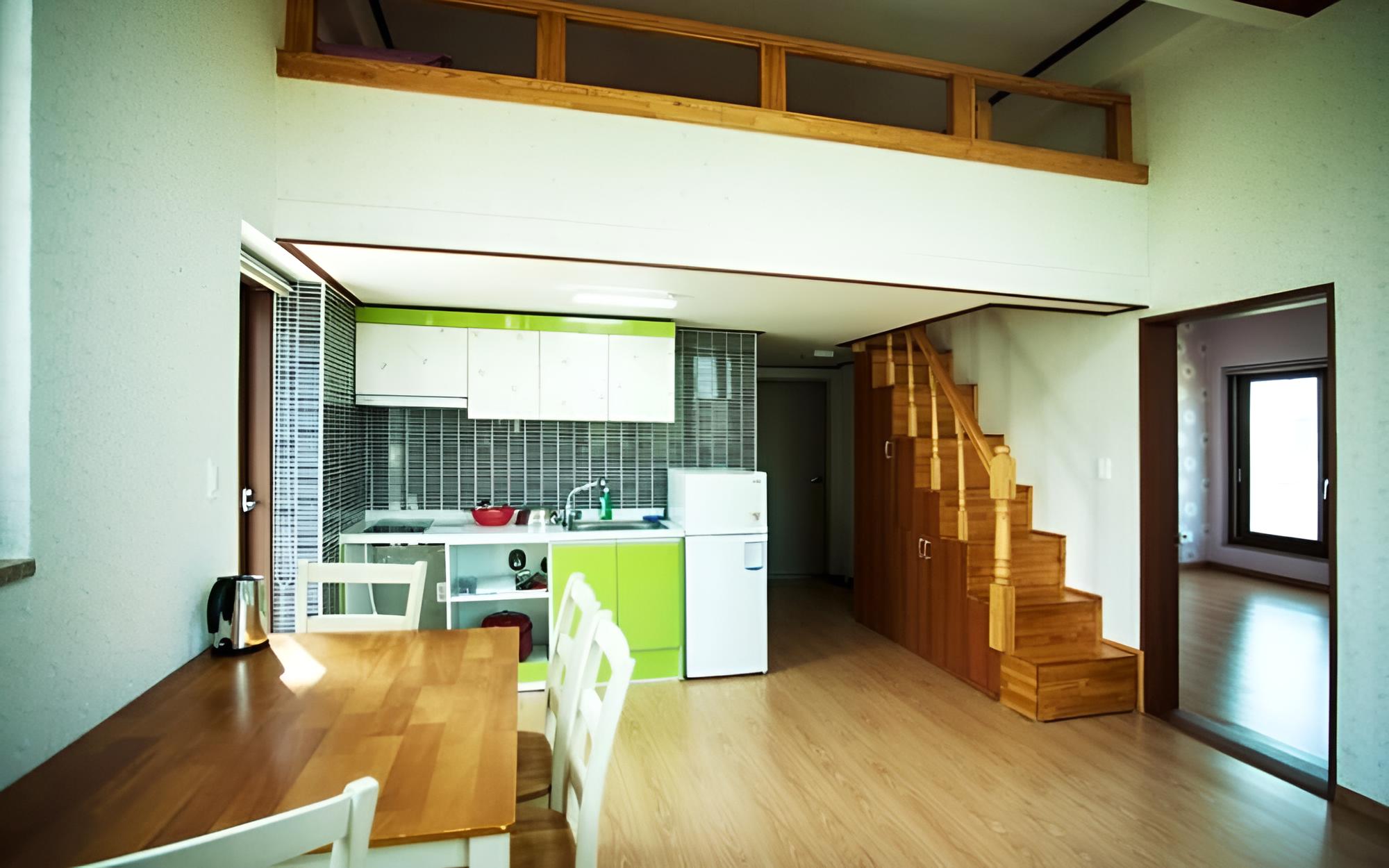 Room (B203 (duplex)) - Photo 1
