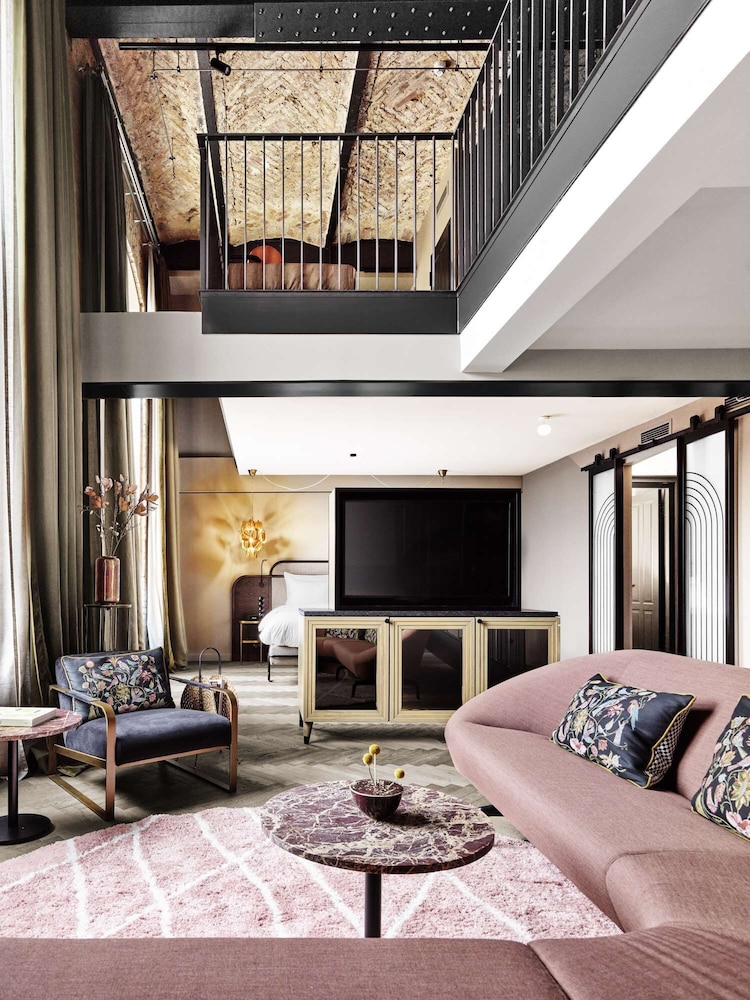 Room, City View (Mabel's Place)