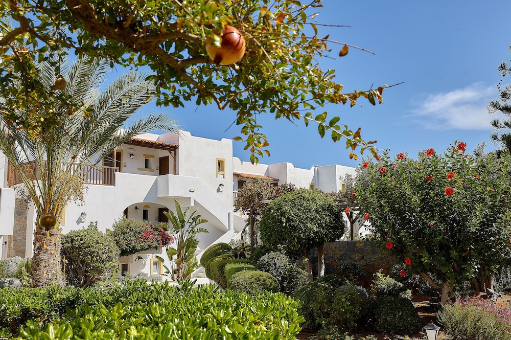 Luxury Superior Room, Garden View - Photo 2