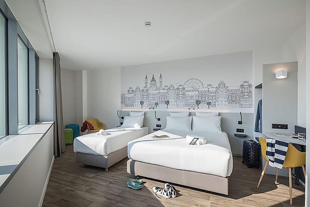 Triple Room, River View