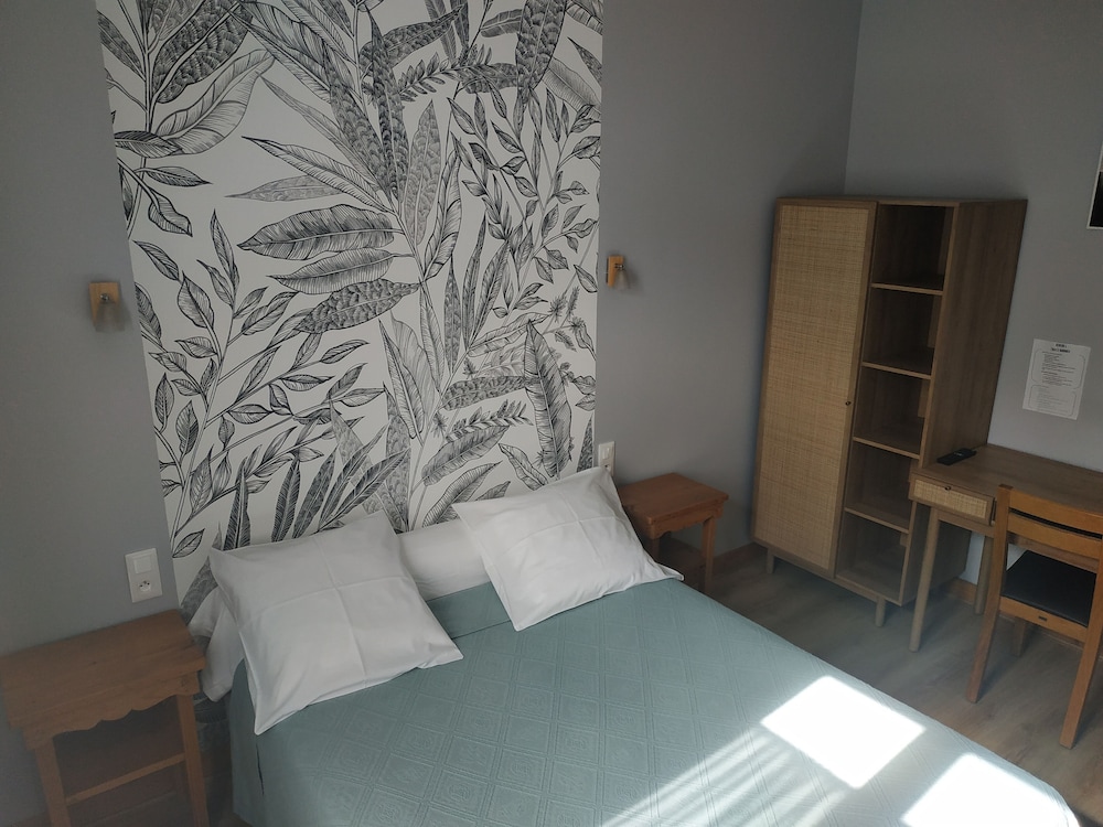 Standard Double Room photo 3