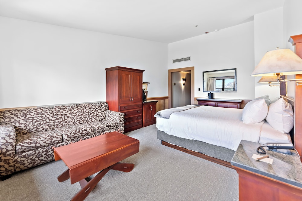Lodge King Room, Valley View (Not Pet Friendly)