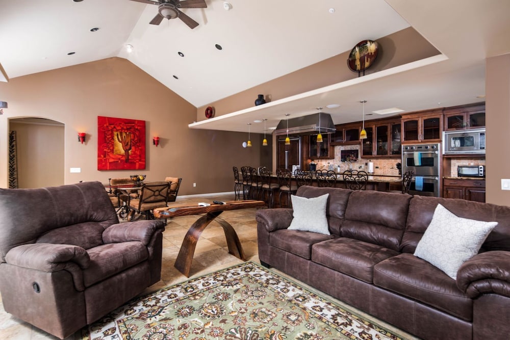 The Creekside Suite