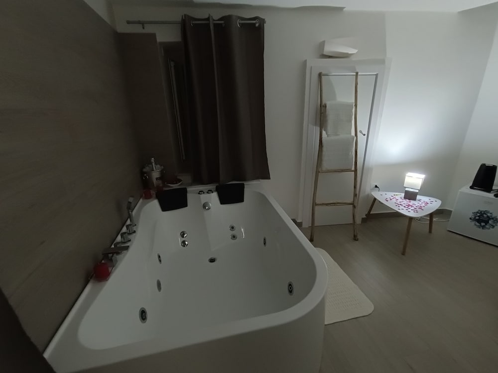 Deluxe Suite photo 3