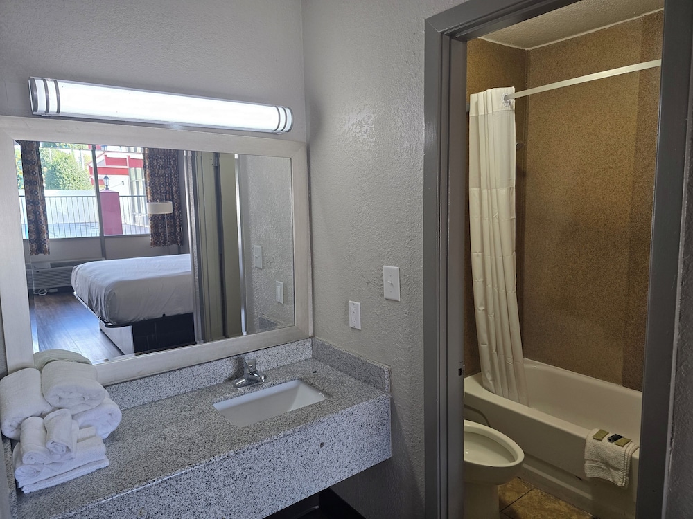 Standard Double Room - Photo 5