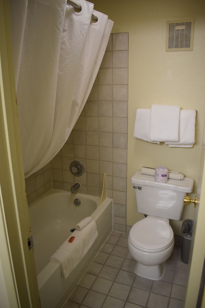 Room, 2 Queen Beds, Non Smoking (River View) - Photo 5