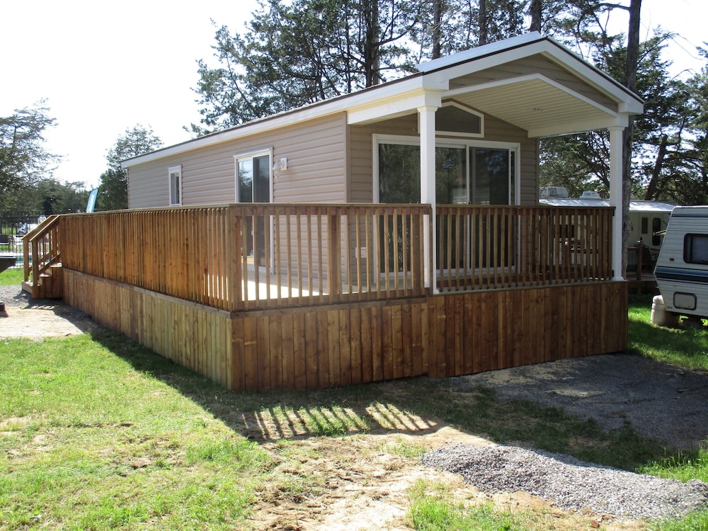 Cottage, 2 Bedrooms (No Linens Included) photo 2