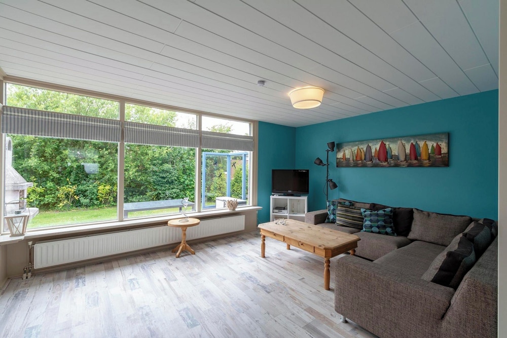 Bungalow photo 1