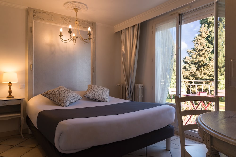 Premium Room, 1 Queen Bed photo 3