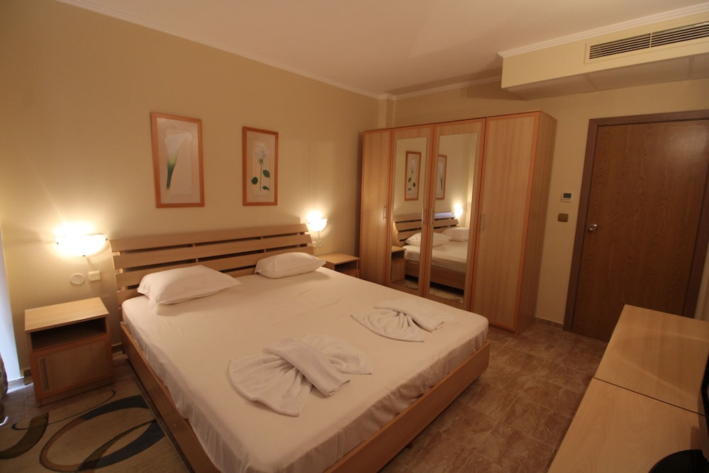 Elite Apartment, Partial Sea View photo 3