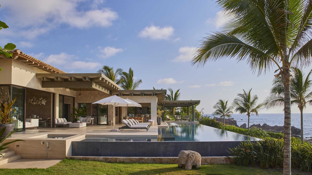 Estate Home (Casa Tesoro)