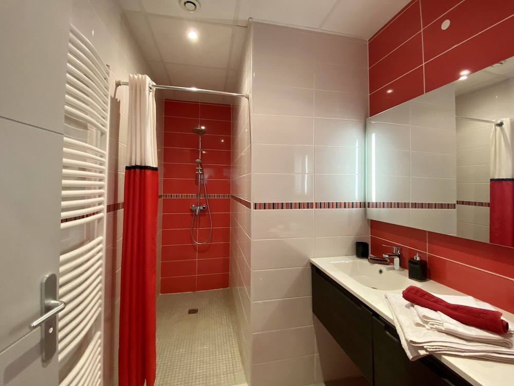 Classic Double Room, Private Bathroom photo 3
