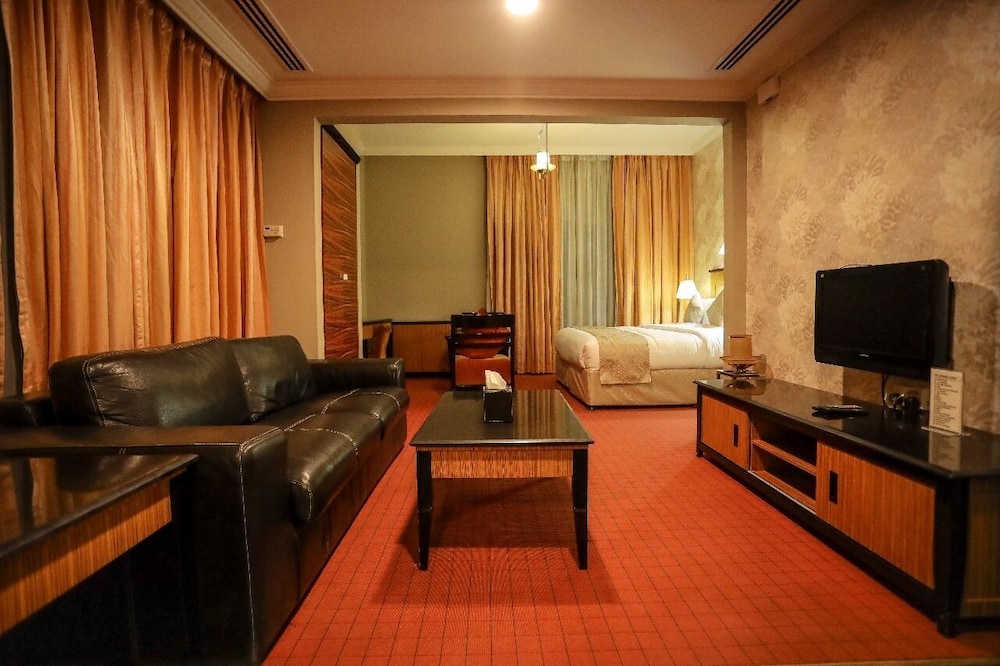Junior Studio Suite