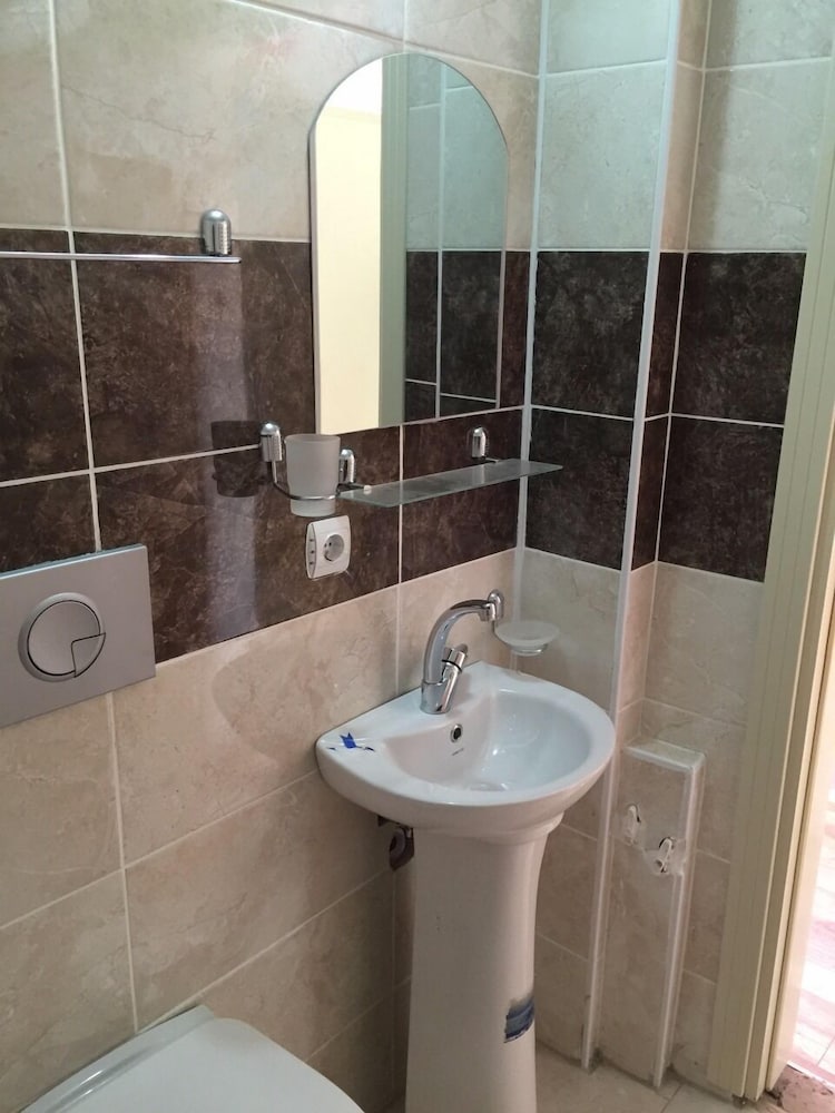 Standard Triple Room, City View photo 2