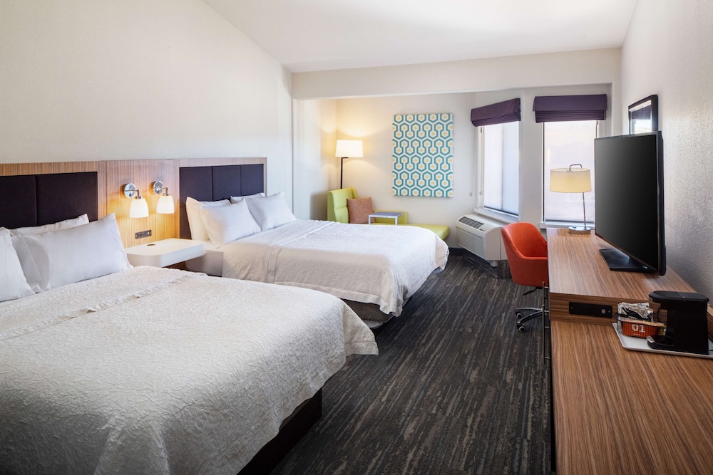 Room, 2 Queen Beds, Accessible, Non Smoking - Photo 1