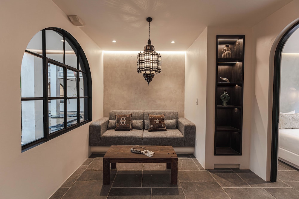Queen Suite with Garden View photo 3