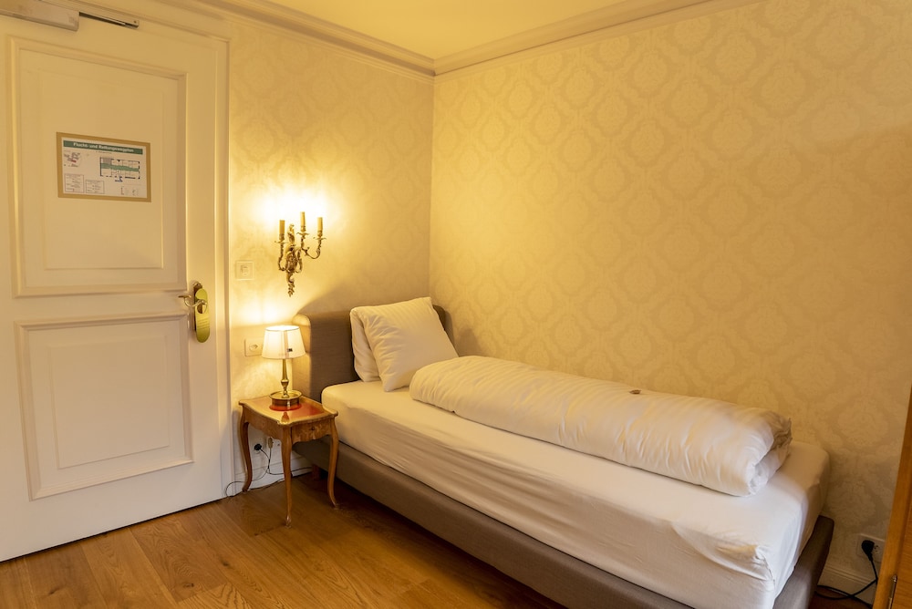 Single Room - Photo 2