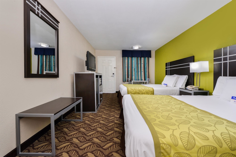 Room, 2 Double Beds, Smoking photo 1