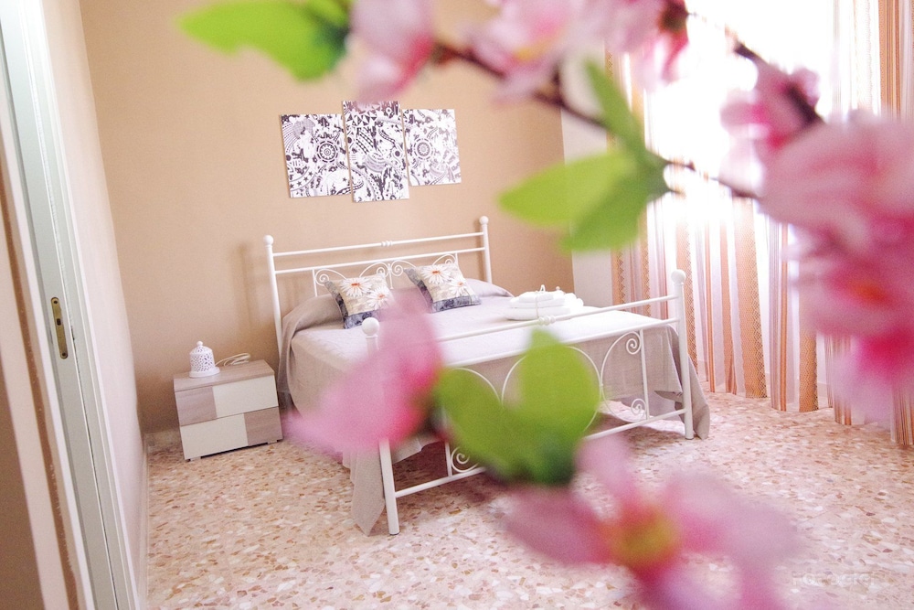 Double Room, Private Bathroom (Sandy) photo 3