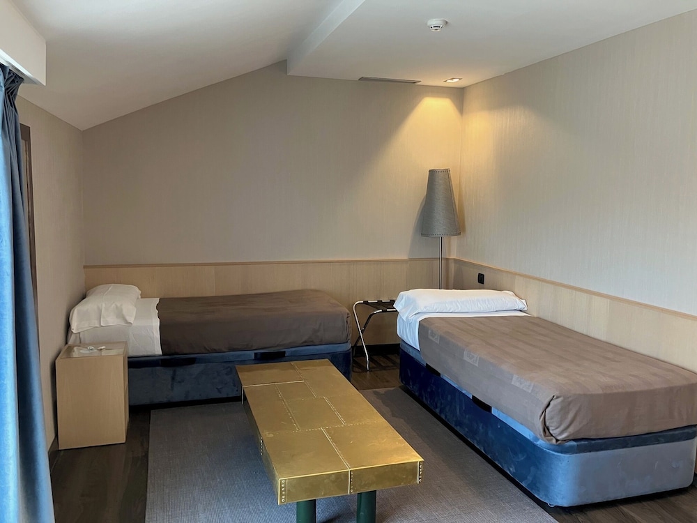 Standard Quadruple Room - Photo 4