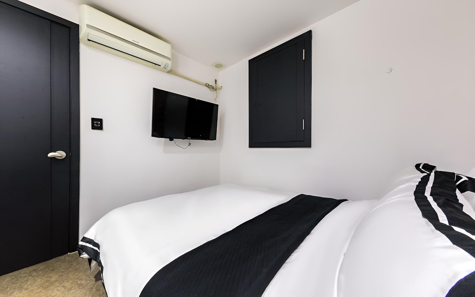 Room (Standard A) - Photo 6