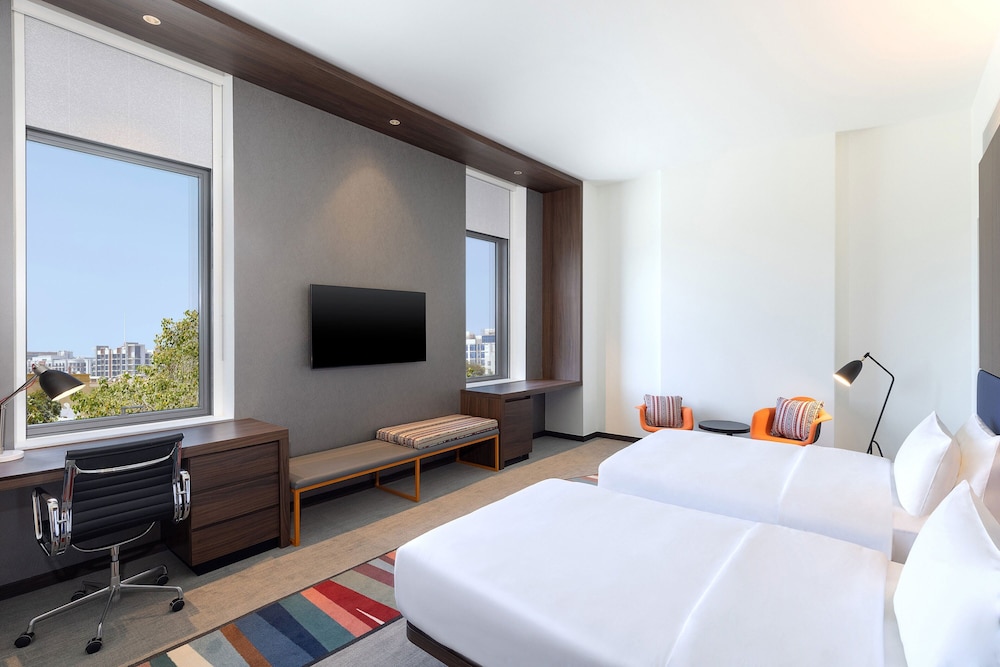 Room, 2 Twin Beds, City View photo 3