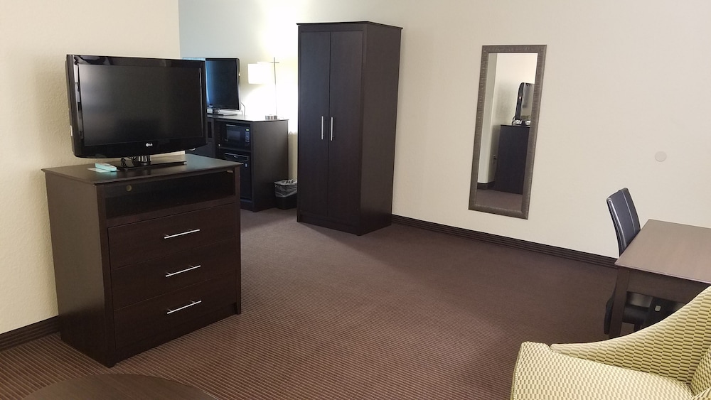 Superior Suite, 1 King Bed, Non Smoking - Photo 3