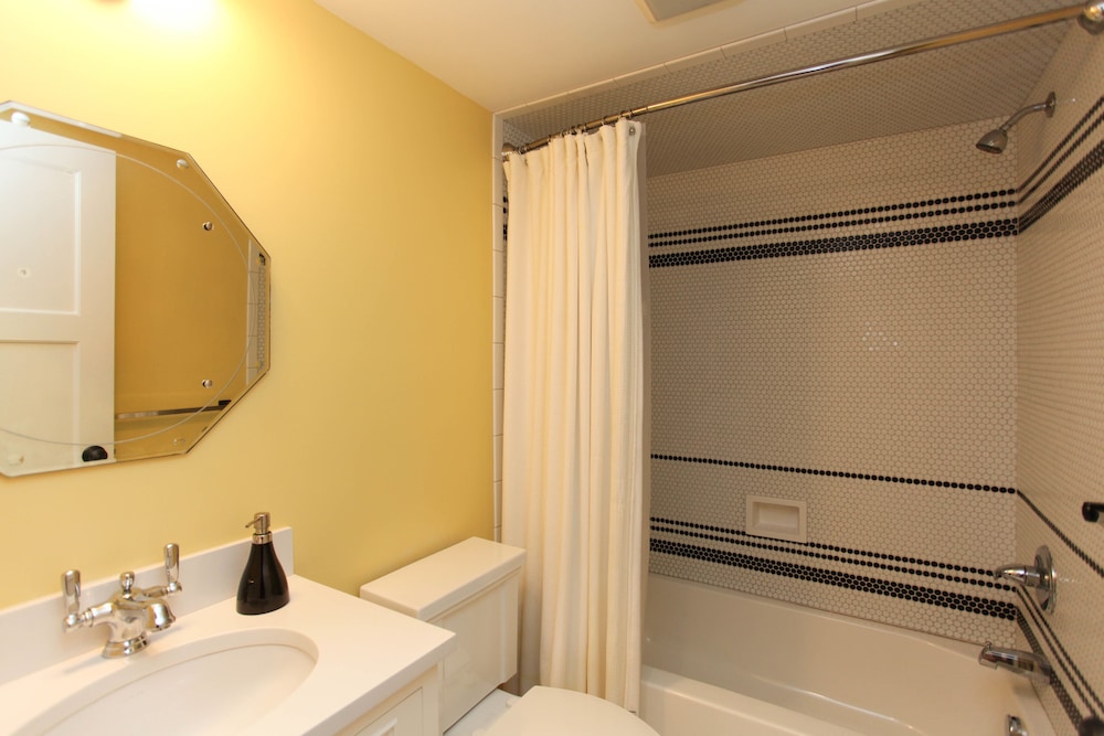 House, 3 Bedrooms, Fireplace photo 2