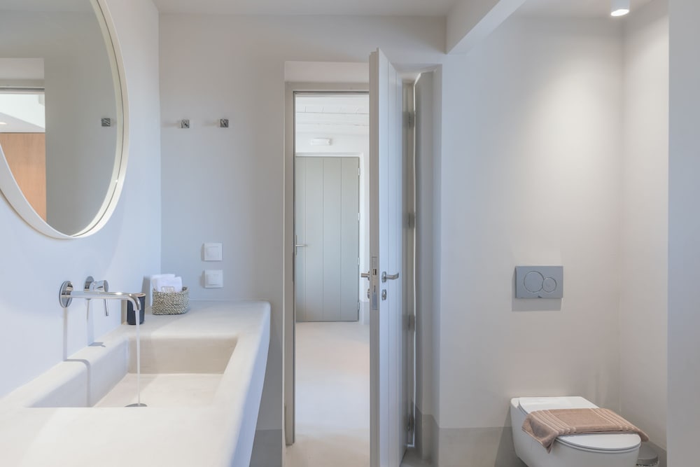 Double Bed Luxury Boutique Suite with Private Plunge Pool - Photo 3