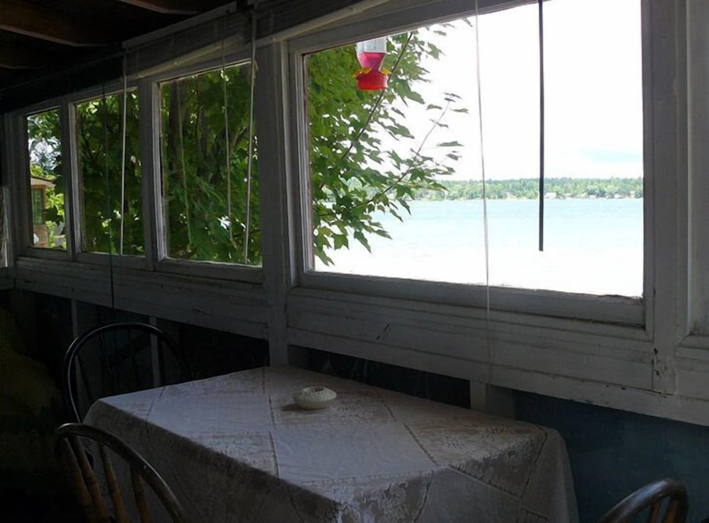 Traditional Cottage, 1 Double Bed, Kitchen, Bay View (Waterfront Cottage 4) photo 3