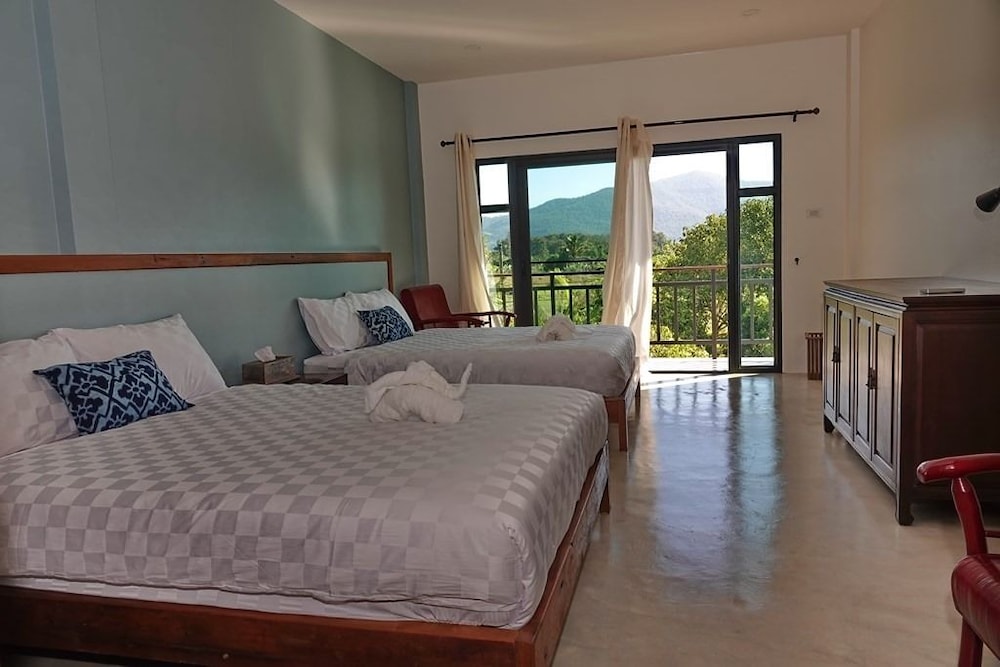 Deluxe Room with Mountain View photo 2