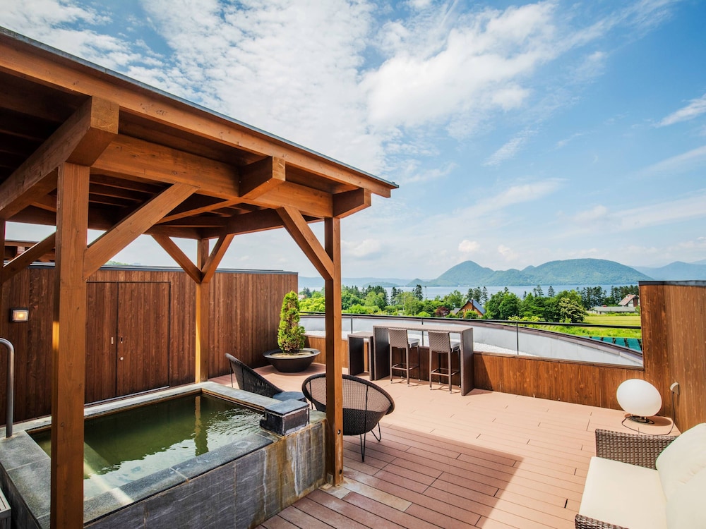 Japanese Western Style Room with Onsen Open-Air Bath (Lake View) West Wing, Non-Smoking - Photo 11