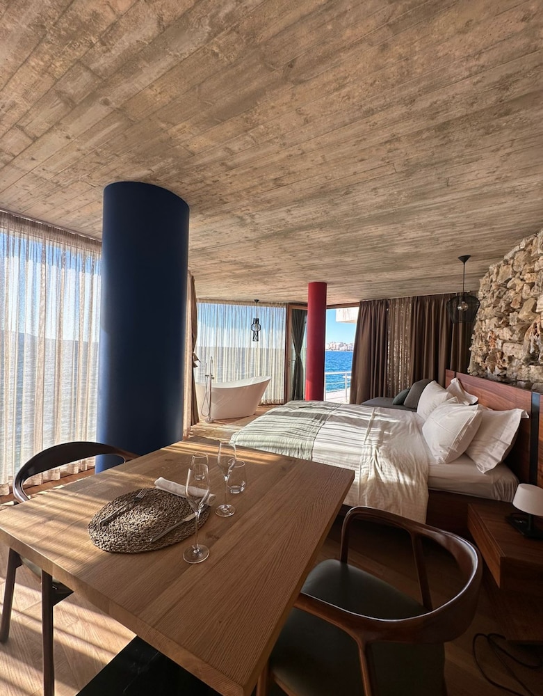 Suite, Sea View photo 3
