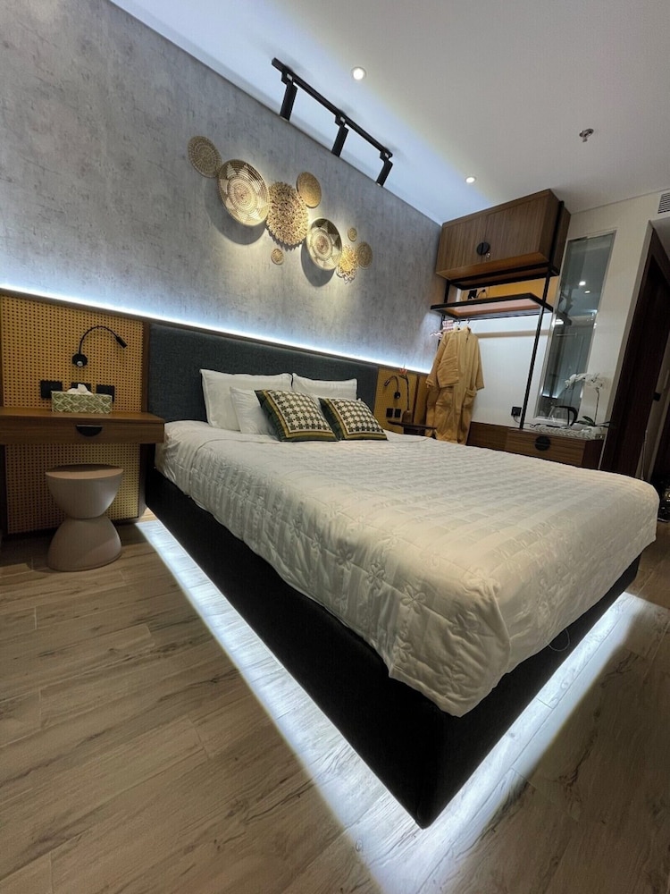Deluxe Double Room, Balcony, City View photo 3