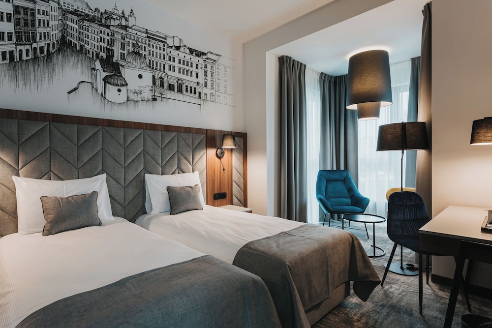 Premium Twin Room - Photo 3