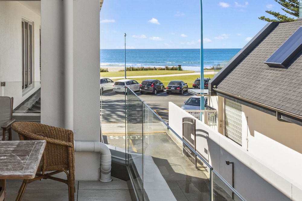Premium Apartment, 3 Bedrooms, 2 Bathrooms, Corner photo 3