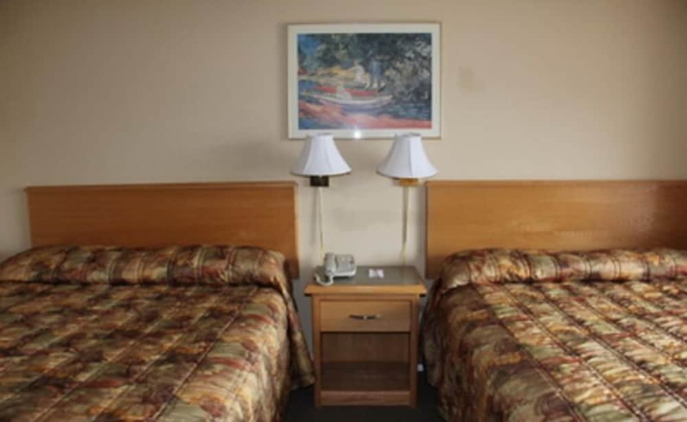 Standard Room, 2 Double Beds photo 1