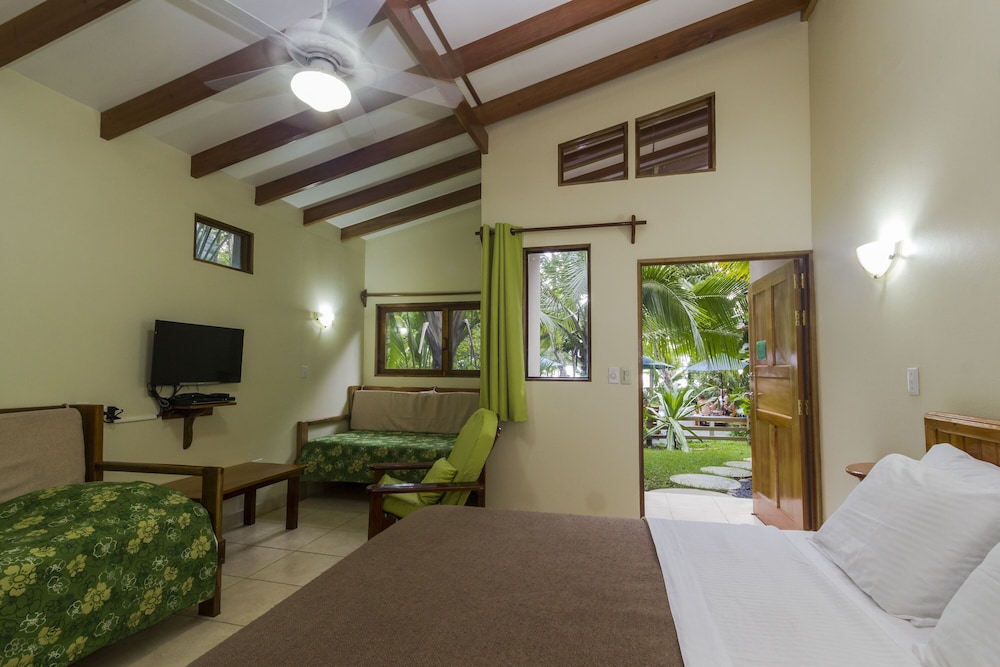 Superior Room, Patio, Pool View photo 1