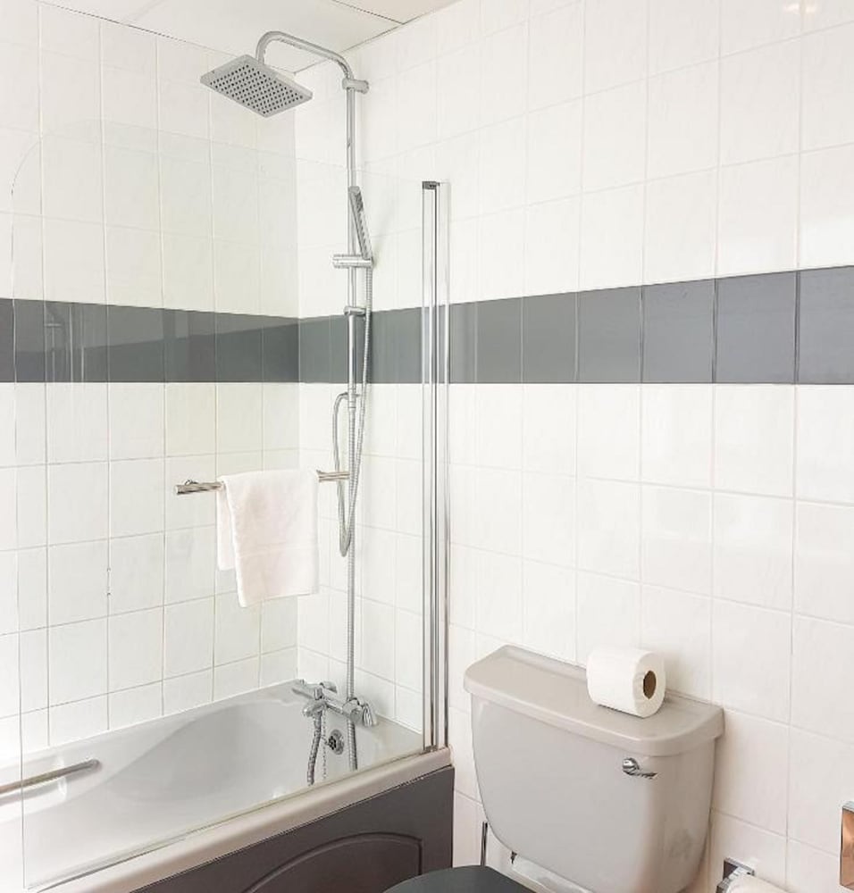Standard Double Room - Photo 6