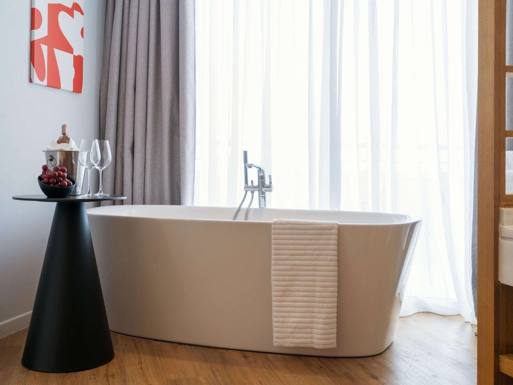 Ivory Junior Suite - Photo 11