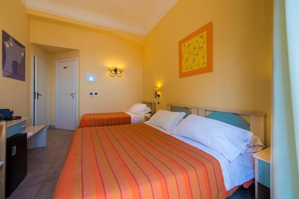 Superior Triple Room, Sea View photo 3