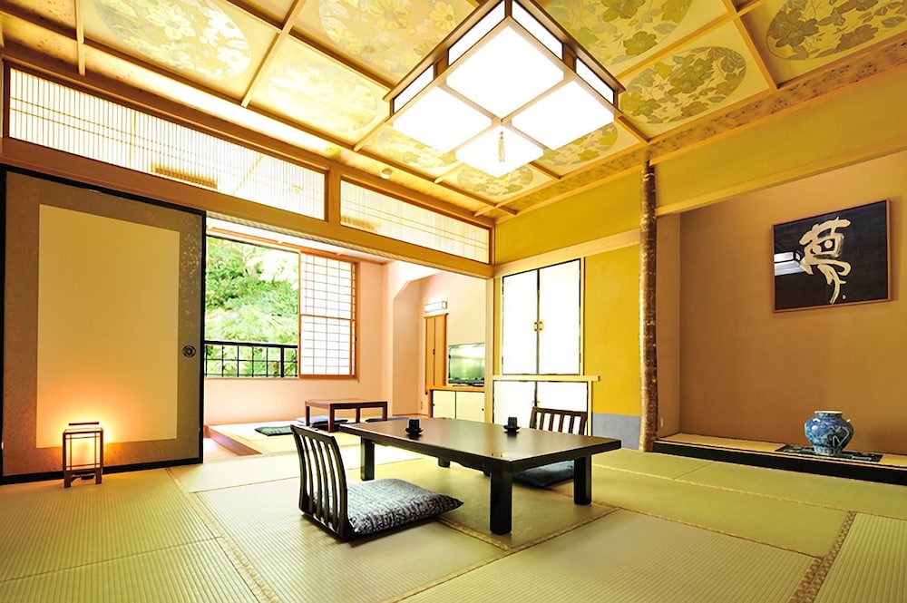 Japanese-Style Superior Room (Private Bathroom)