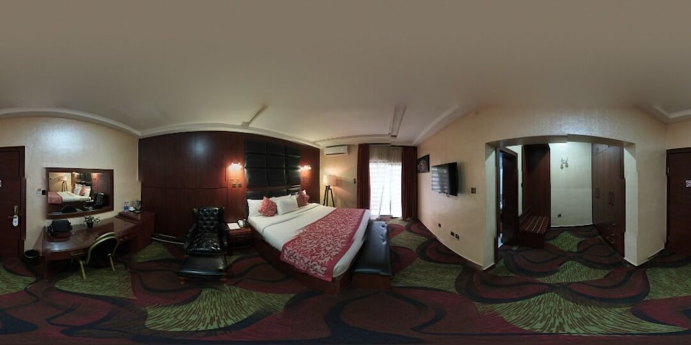 Deluxe Room, 1 King Bed photo 2