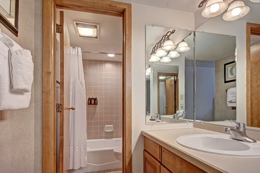 Condo, 1 Bedroom photo 3