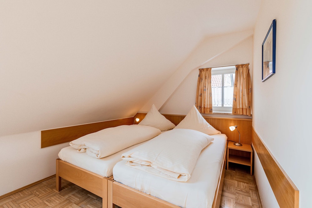 Economy Double or Twin Room photo 3