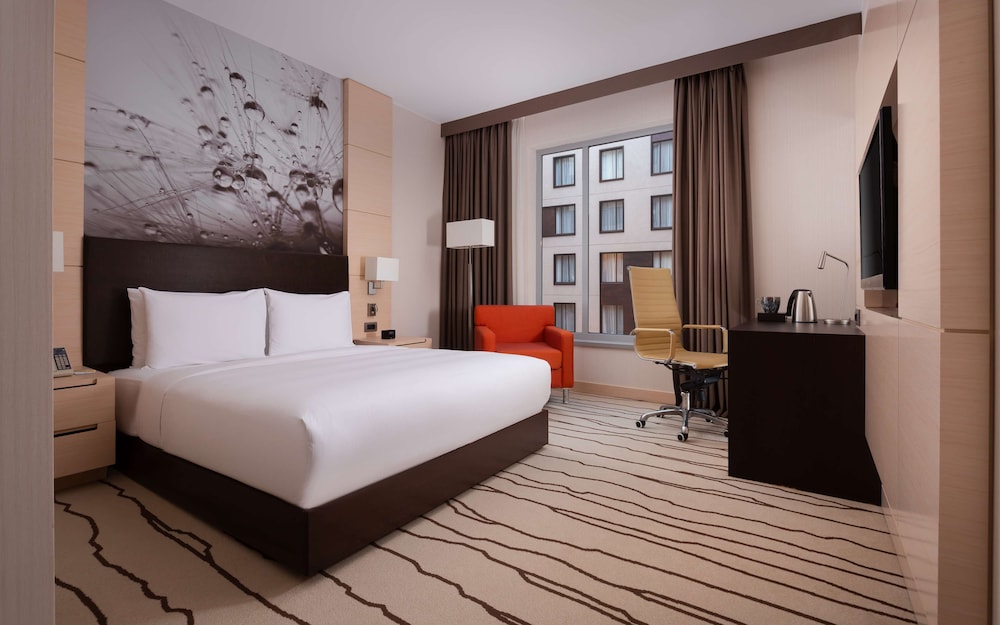Queen Guest room with Atrium View photo 1