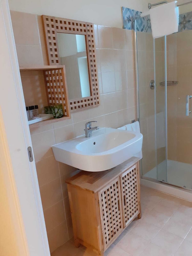 Room (Budget) photo 2