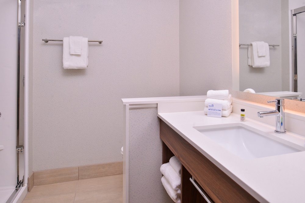 Suite, 1 King Bed, Accessible (Communication Accessible) - Photo 1