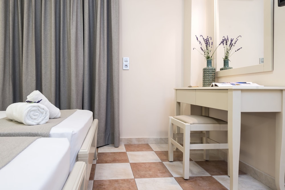 Standard Double or Twin Room photo 2