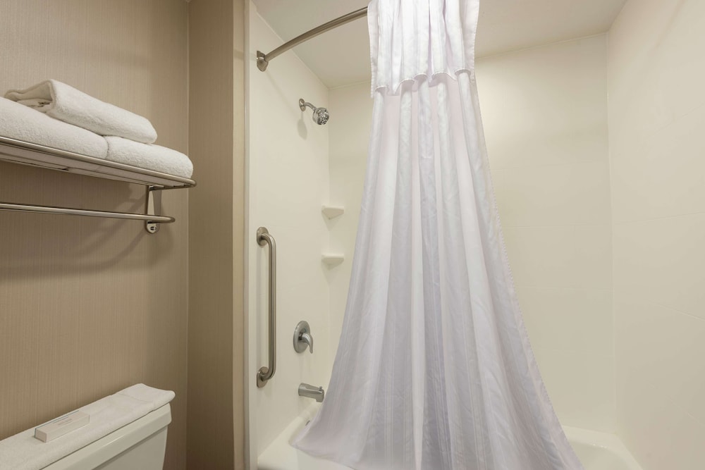 Suite, 2 Queen Beds - Photo 5